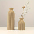 Black Ribbed Vase Set
